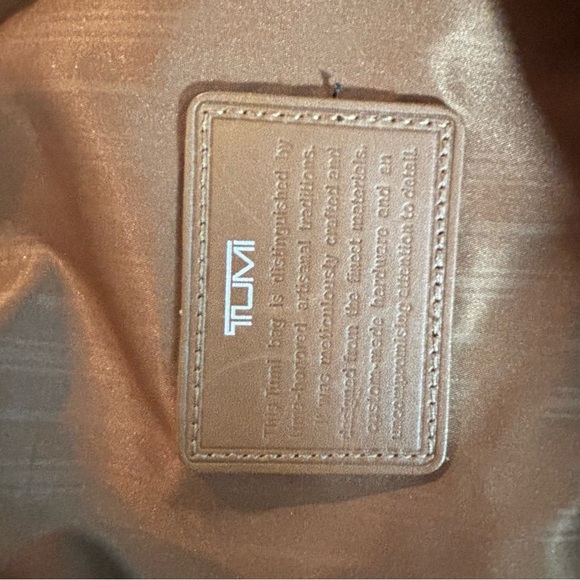 TUMI Large Overnight Bag With Black Shoulder Strap Lined Interior Pocket - Picture 13 of 16